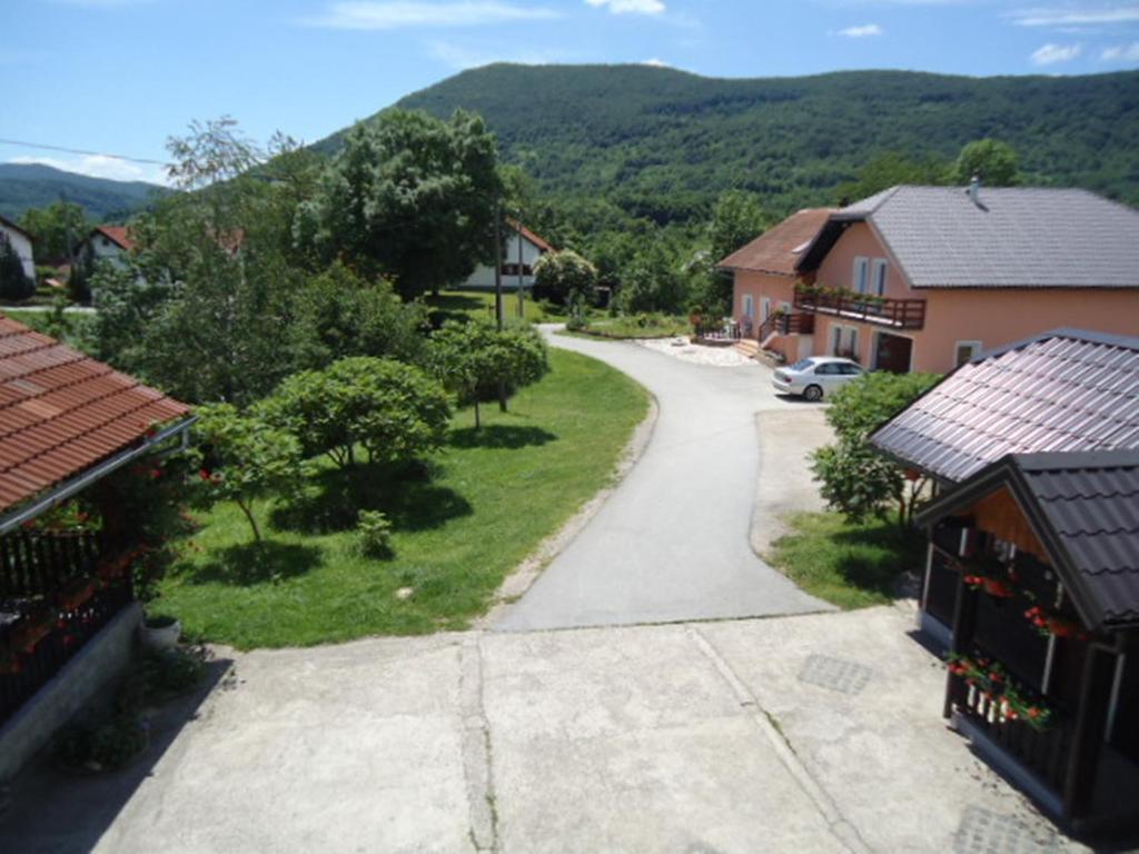 Apartment House Ilija Hodak Selište Drežničko
